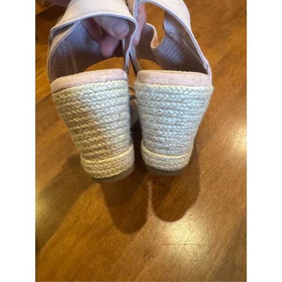 Woman’s Skechers  leather wedge sandals size 8 - Picture 4 of 7